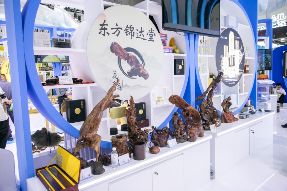 海南東方特色產(chǎn)品閃耀第五屆消博會(huì)